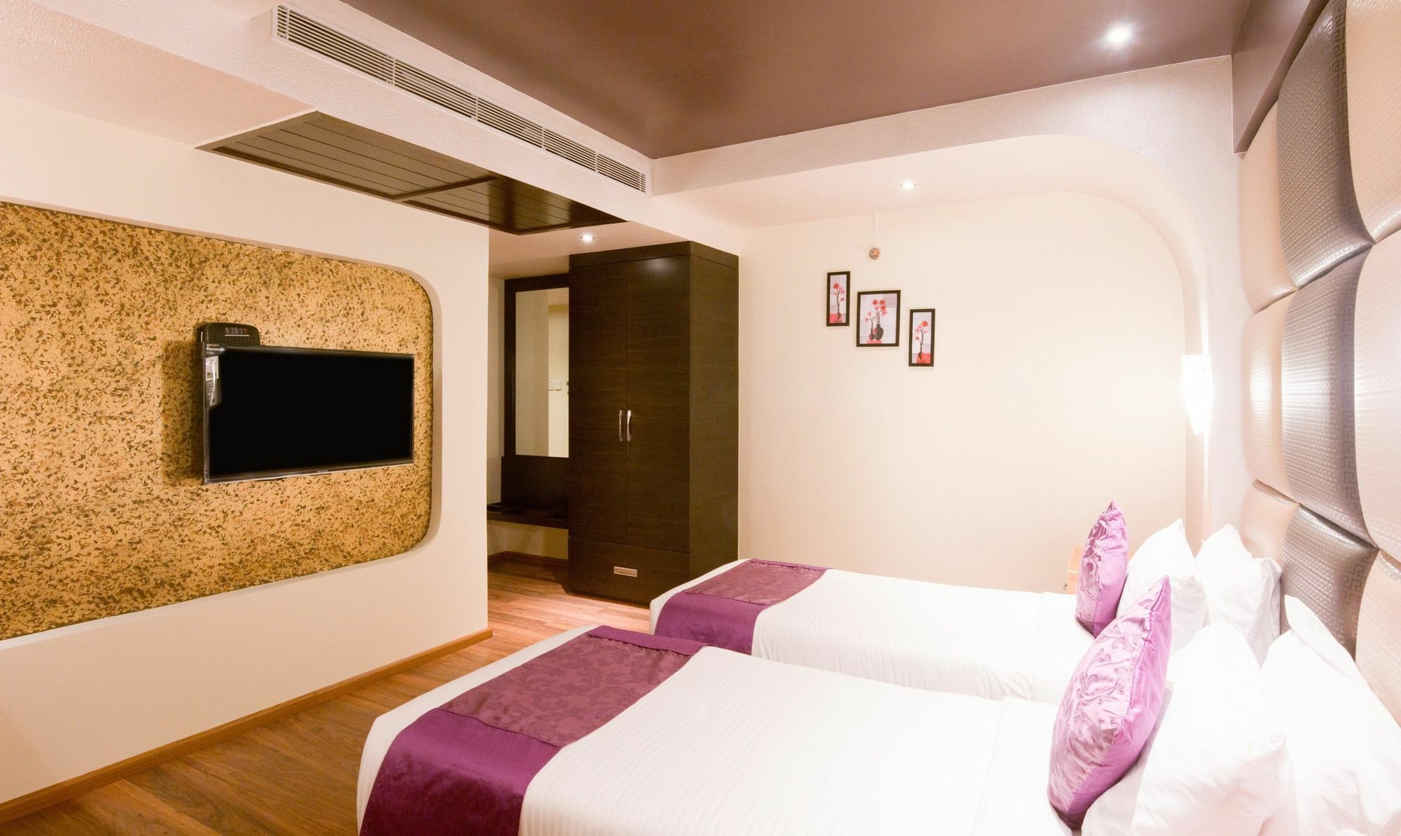 Ritu Ivy Hotel Kolkata Exterior photo